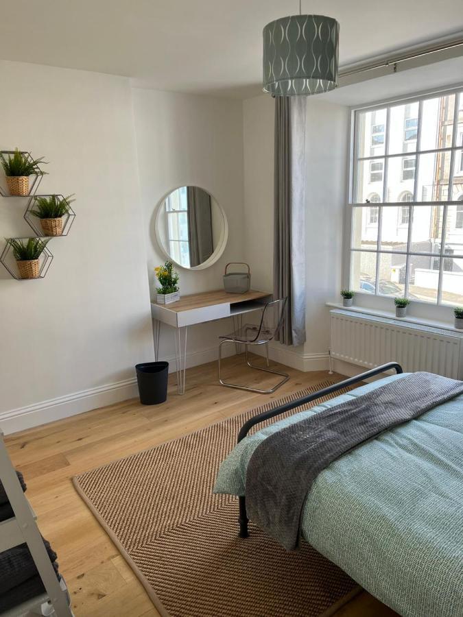Lovely 1 Bed Flat *Free Parking* Hoe/Barbican 플리머스 외부 사진